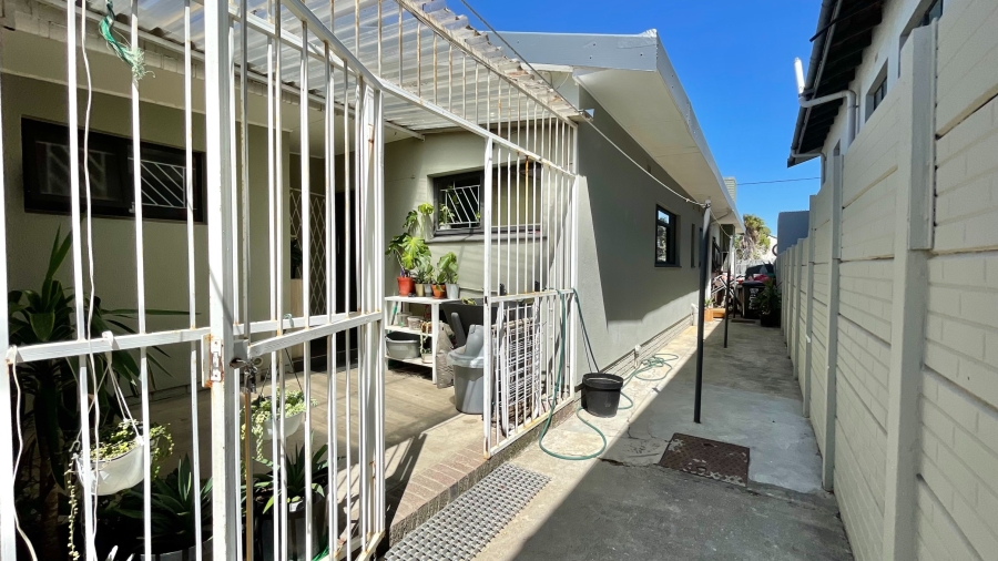 4 Bedroom Property for Sale in Rusthof Western Cape